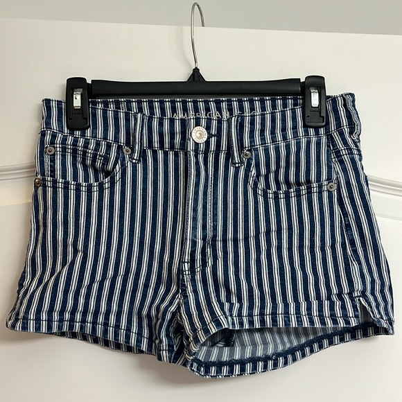 American Eagle Blue and White Striped Denim Jean Shorts - Picture 1 of 2